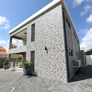 lirmar-apartments.comcaribbean.com/